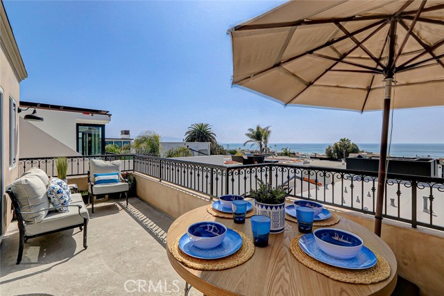 2435 Myrtle Avenue, Hermosa Beach, California 90254, 6 Bedrooms Bedrooms, ,4 BathroomsBathrooms,Residential,Sold,Myrtle,SB24056415