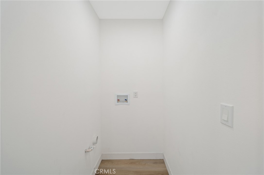 https://media.crmls.org/medias/1250ad5d-c30d-42e9-9d35-215b5047a749.jpg?preset=X-Large