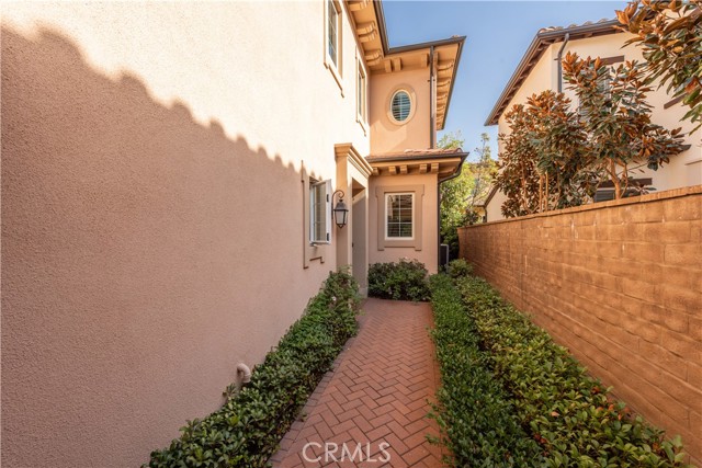 Detail Gallery Image 3 of 26 For 60 Trotter, Irvine,  CA 92602 - 4 Beds | 3 Baths