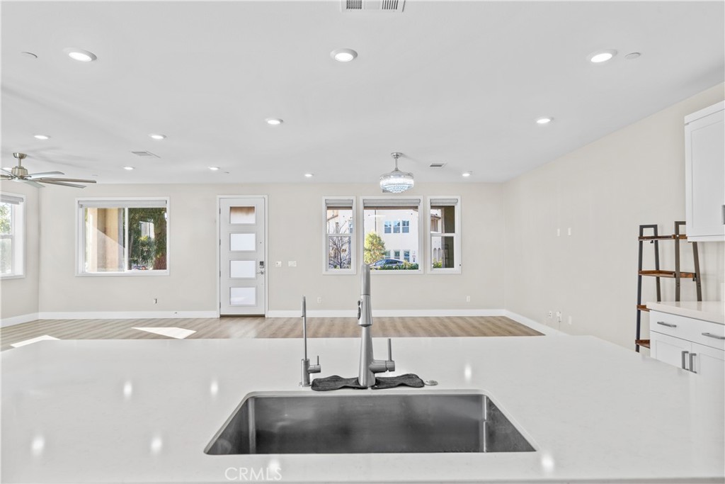 MLS #OC25272647 image #16