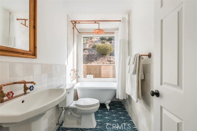 Detail Gallery Image 19 of 39 For 5637 Minna Gombell Ln, Pioneertown,  CA 92268 - 2 Beds | 2 Baths