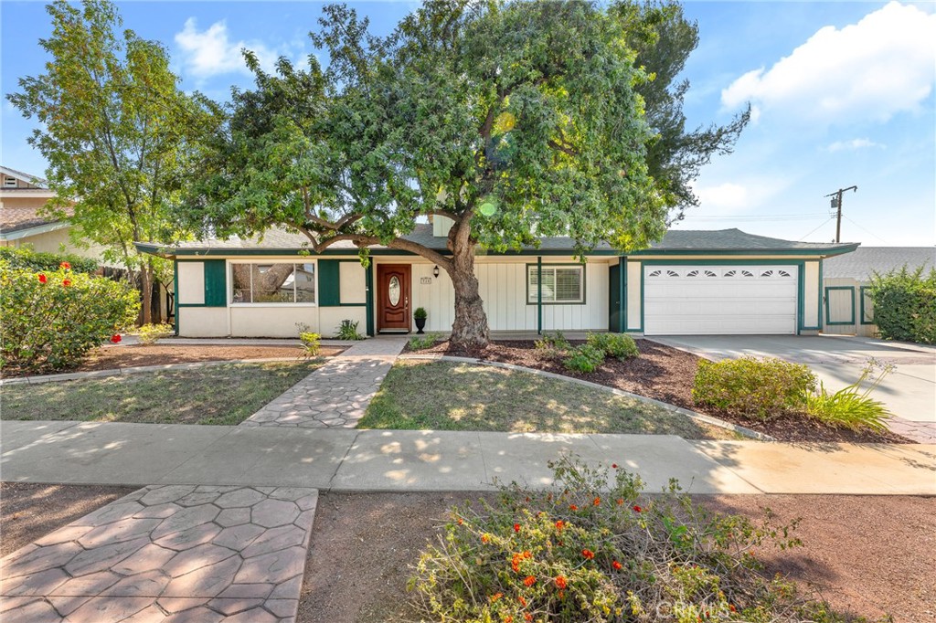 718 Robinhood Lane