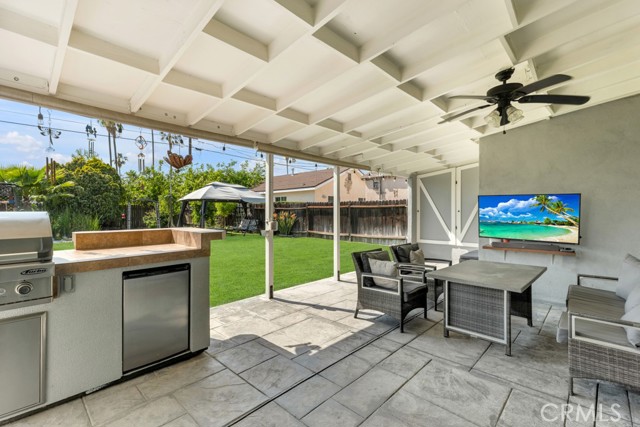 6507 Gentry Avenue, North Hollywood CA: https://media.crmls.org/medias/1253b185-0a21-43a1-a25e-e349c292f6fd.jpg