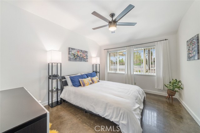 Detail Gallery Image 8 of 15 For 22349 Vanowen St, Canoga Park,  CA 91303 - 3 Beds | 2 Baths