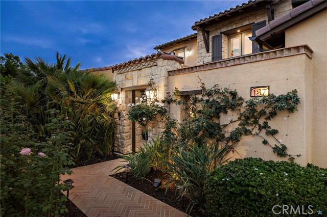 137 Sunset, Irvine CA: https://media.crmls.org/medias/1254f3c3-c760-4d4e-9e67-458f1d994de2.jpg