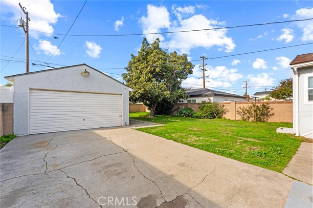 Detail Gallery Image 4 of 27 For 6003 Bellflower, Lakewood,  CA 90713 - 3 Beds | 1 Baths