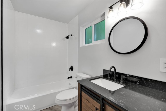 23550 Lake Drive, Crestline CA: https://media.crmls.org/medias/125646fd-76ed-4eeb-bb11-0d7f79f96b6f.jpg