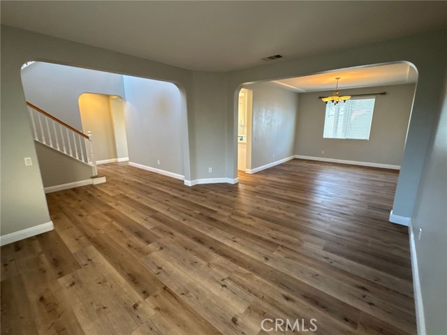 Detail Gallery Image 4 of 36 For 36805 Maxmillian Ave, Murrieta,  CA 92563 - 5 Beds | 3 Baths