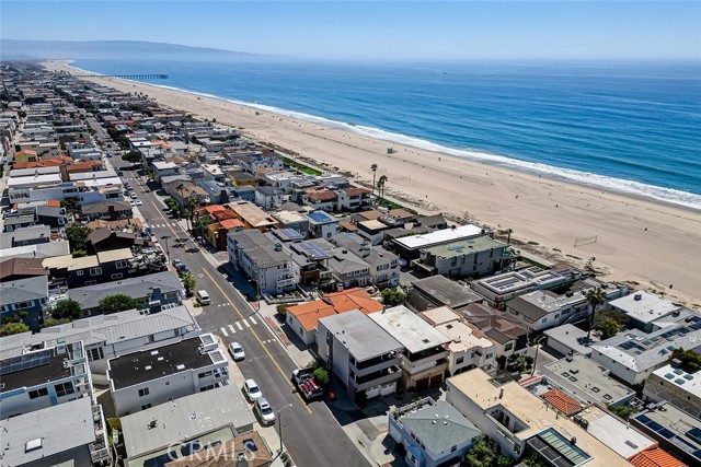 3304 Manhattan Avenue, Manhattan Beach, California 90266, 2 Bedrooms Bedrooms, ,2 BathroomsBathrooms,Residential,Sold,Manhattan,SB23169672