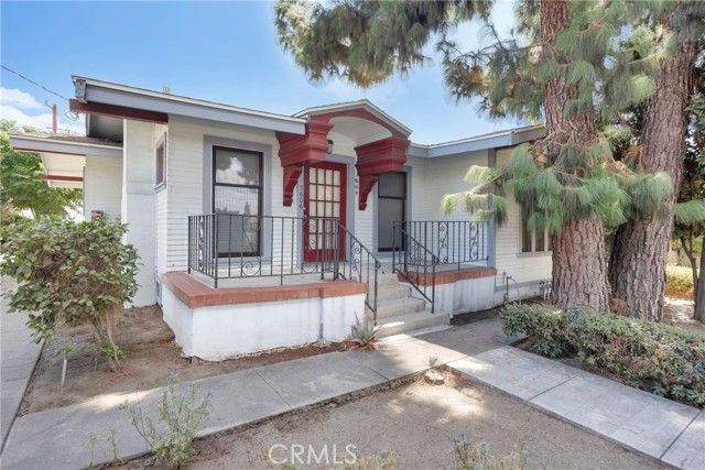 Detail Gallery Image 2 of 42 For 7606 7608 Pickering Ave, Whittier,  CA 90602 - 5 Beds | 4 Baths