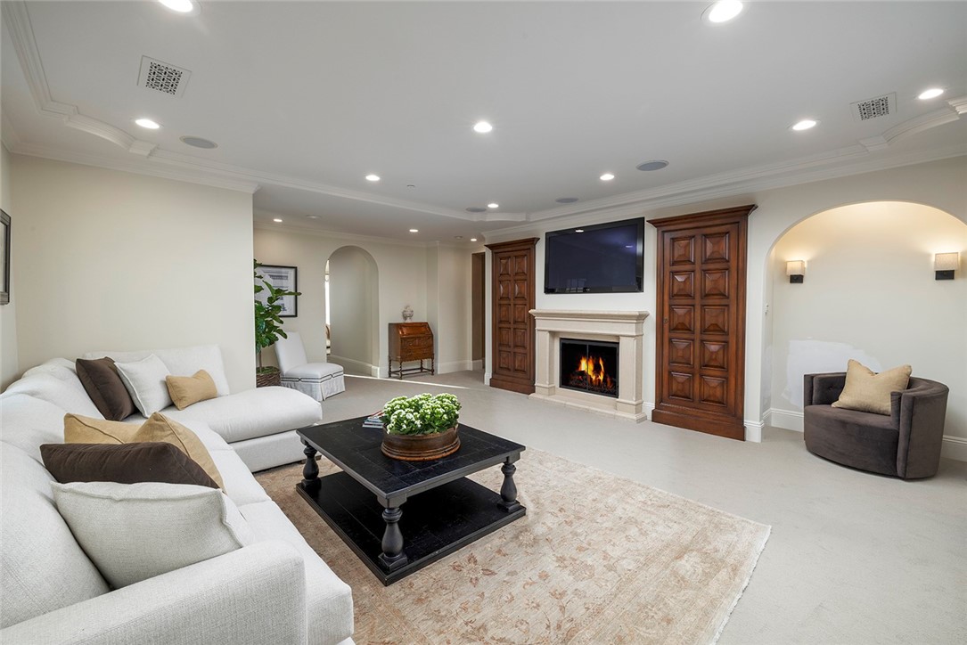 Detail Gallery Image 22 of 31 For 10 Fairway Point, Newport Coast,  CA 92657 - 6 Beds | 7/2 Baths