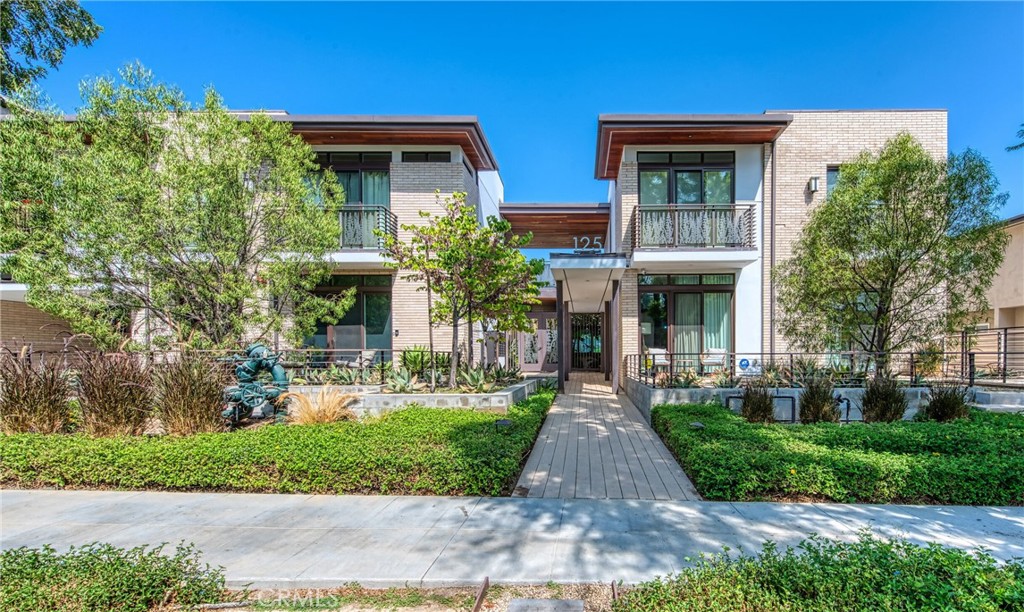 125 Hurlbut Street #203