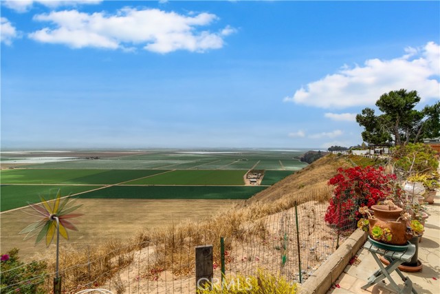 585 Via Mira Valle, Nipomo CA: https://media.crmls.org/medias/1258e036-8874-4416-89ee-5f4f645e944a.jpg