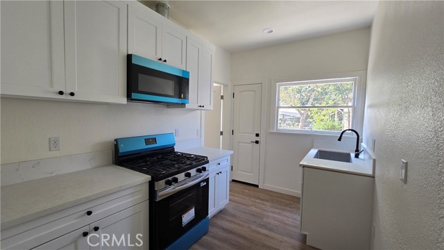 Detail Gallery Image 9 of 9 For 973 N Park #5,  Long Beach,  CA 90813 - 2 Beds | 1 Baths
