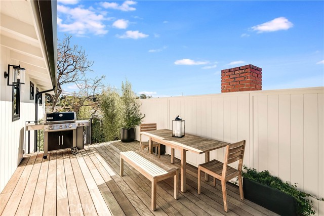 3212 Poinsettia Avenue, Manhattan Beach, California 90266, 3 Bedrooms Bedrooms, ,2 BathroomsBathrooms,Residential,Sold,Poinsettia,SB22036915