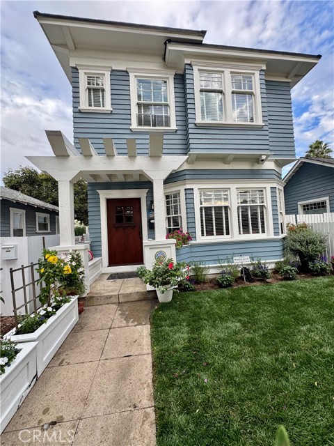 220 Broadway, Redondo Beach, California 90277, ,Residential Income,For Sale,Broadway,PV25255738