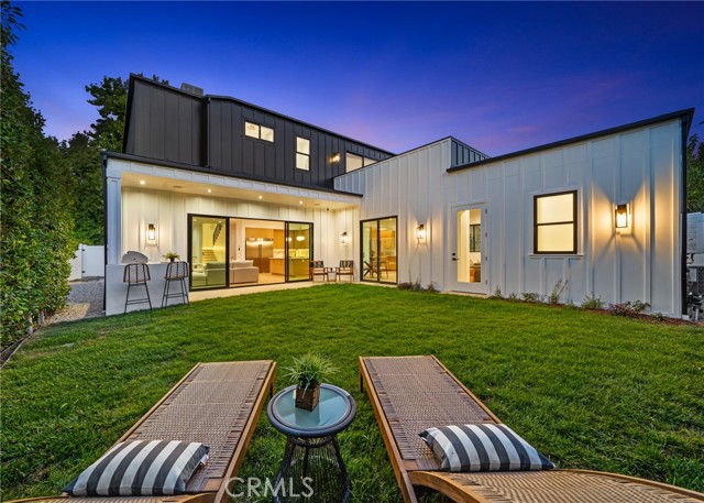 5945 Hesperia Avenue, Encino CA: https://media.crmls.org/medias/125b106f-dce2-4e3d-bdf5-817b4d0b3f41.jpg