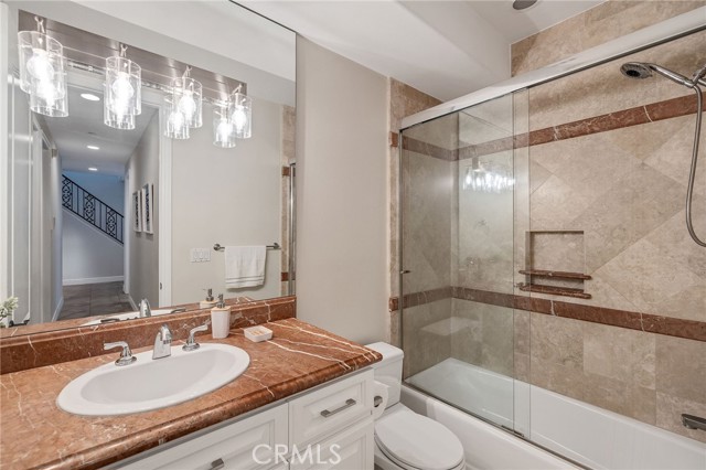 604 Manhattan Beach Boulevard, Manhattan Beach CA: https://media.crmls.org/medias/125b3d2e-39ae-443a-b4ce-2446d04d3ee0.jpg