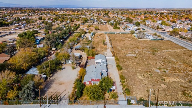 Detail Gallery Image 2 of 40 For 3339 E Avenue, Palmdale,  CA 93550 - 4 Beds | 2/1 Baths