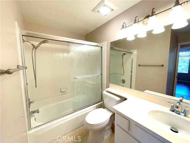 Detail Gallery Image 19 of 39 For 2563 Plaza Del Amo #304,  Torrance,  CA 90503 - 2 Beds | 2 Baths
