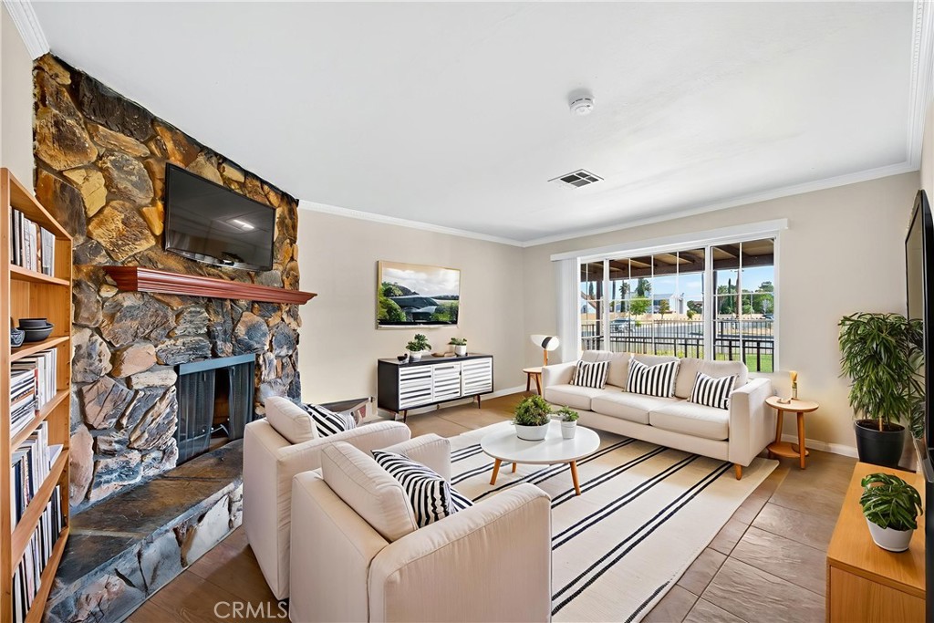 MLS #OC25241667 image #5