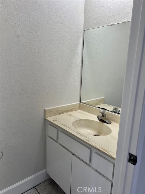 Detail Gallery Image 6 of 14 For 709 S Lincoln St #6,  Santa Maria,  CA 93458 - 2 Beds | 1/1 Baths