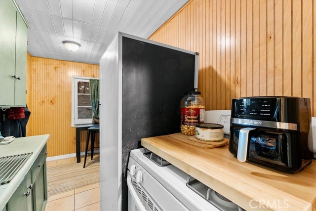 650 Rose Hill, Crestline, CA 92325