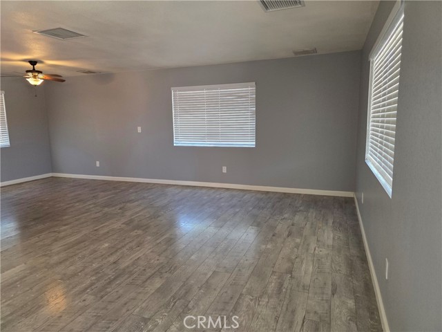 5967 Alpine Avenue, 29 Palms CA: https://media.crmls.org/medias/125d17d5-b8b5-448f-983f-cd13f630f54f.jpg