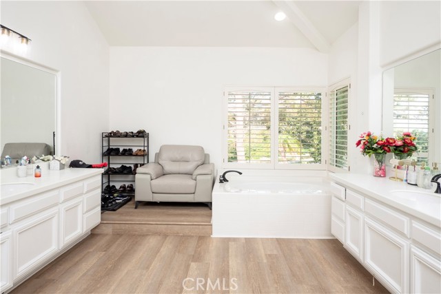 5 Encinal, Lake Forest CA: https://media.crmls.org/medias/125d3049-cb07-43ff-abf9-fefbcd084e5a.jpg