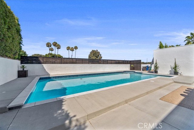 6451 E Shire Way, Long Beach CA: https://media.crmls.org/medias/125dac4b-1188-4614-a173-9c7c2890a3b8.jpg