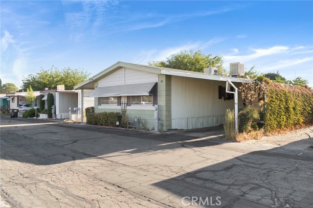 3753 E Avenue I #62, Lancaster CA: https://media.crmls.org/medias/125de4e0-097e-41b3-a3c7-68fd26395eb8.jpg