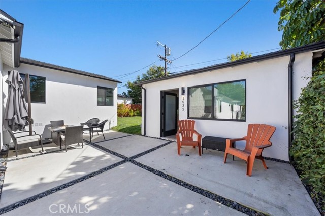 1834 Stearns Drive, Los Angeles CA: https://media.crmls.org/medias/125e247d-7666-48d9-ba00-5f4406cc1382.jpg
