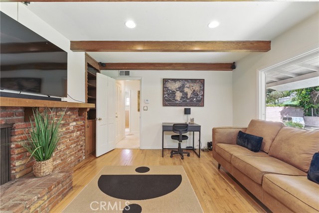 Detail Gallery Image 10 of 41 For 4482 Don Miguel Dr, Los Angeles,  CA 90008 - 2 Beds | 1/1 Baths