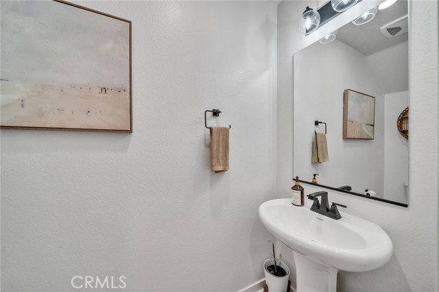 Detail Gallery Image 14 of 37 For 889 Campbell Way, Pomona,  CA 91768 - 3 Beds | 2/1 Baths