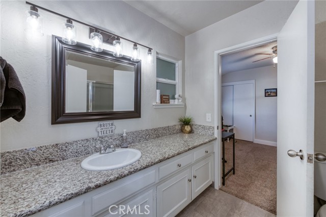 Detail Gallery Image 13 of 29 For 6384 E Lowe Ave, Fresno,  CA 93727 - 3 Beds | 2 Baths