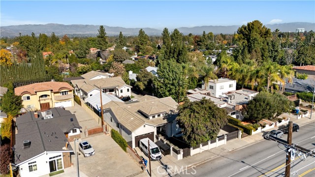 Detail Gallery Image 5 of 24 For 22913 Burbank, Woodland Hills,  CA 91367 - 11 Beds | 8 Baths