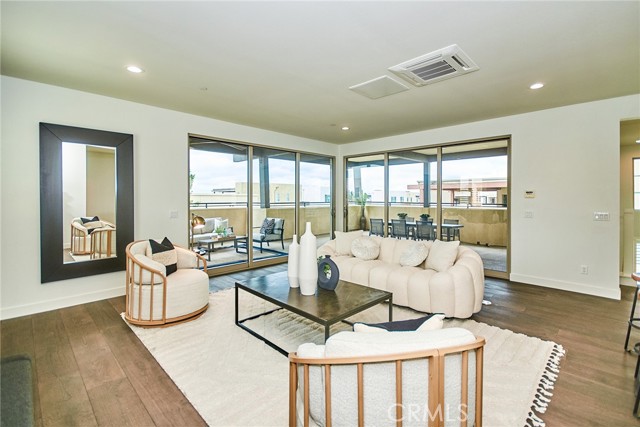 320 Magnet, Irvine CA: https://media.crmls.org/medias/1260c4bb-2ed9-427c-b02b-1db2b3ca24d5.jpg