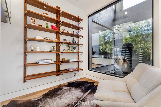 Detail Gallery Image 17 of 47 For 18296 Karen Dr, Tarzana,  CA 91356 - 5 Beds | 6 Baths