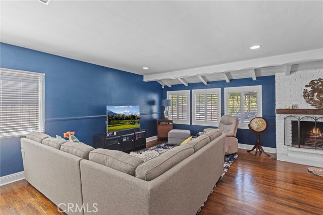 289 E Mckinley Avenue, Pomona CA: https://media.crmls.org/medias/1261bb98-9688-44de-96b7-78987e548191.jpg
