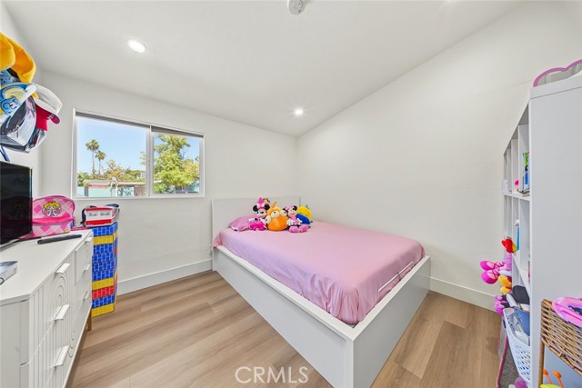 10989 Mascarell Avenue photo 13