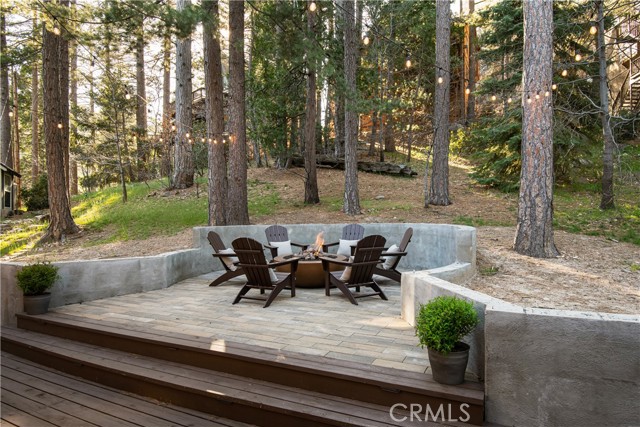 Detail Gallery Image 14 of 33 For 572 Brentwood Dr, Lake Arrowhead,  CA 92352 - 3 Beds | 3 Baths