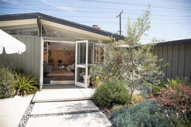 Detail Gallery Image 3 of 43 For 3168 Stevely Ave, Long Beach,  CA 90808 - 2 Beds | 2 Baths