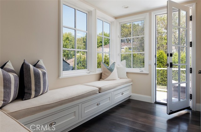 Detail Gallery Image 40 of 69 For 125 Kings Pl, Newport Beach,  CA 92663 - 5 Beds | 6/1 Baths