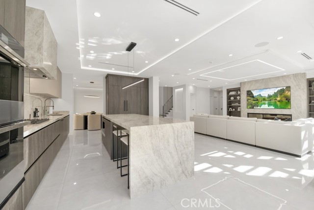 Detail Gallery Image 20 of 75 For 20151 via Medici, Porter Ranch,  CA 91326 - 5 Beds | 5 Baths