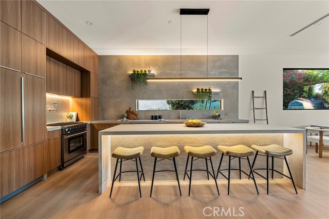 17827 Miranda Street, Encino CA: https://media.crmls.org/medias/12640e1d-991e-4ea0-bb44-57dd0ce7ffe3.jpg
