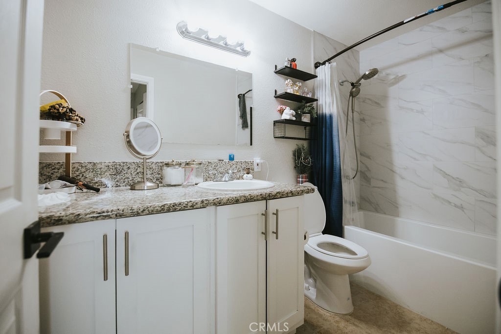https://media.crmls.org/medias/1264a1c1-a490-4b14-b2b5-c7350f5bed85.jpg?preset=X-Large