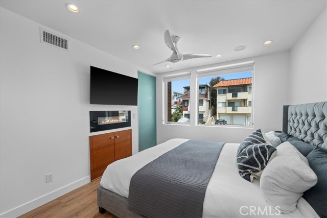 Detail Gallery Image 38 of 50 For 1501 Monterey Bld, Hermosa Beach,  CA 90254 - 4 Beds | 3/1 Baths