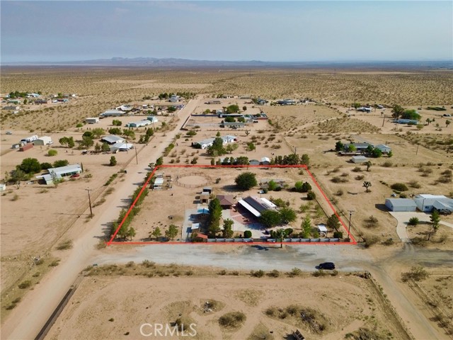14221 Tumbleweed Road, Phelan CA: https://media.crmls.org/medias/12663e40-faa1-41dc-91ea-f94141e3f39c.jpg