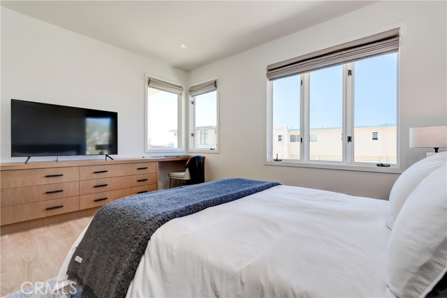 1712 Manhattan Avenue, Hermosa Beach, California 90254, 3 Bedrooms Bedrooms, ,4 BathroomsBathrooms,Residential Lease,For Rent,1712 Manhattan Avenue,CRSB24005805