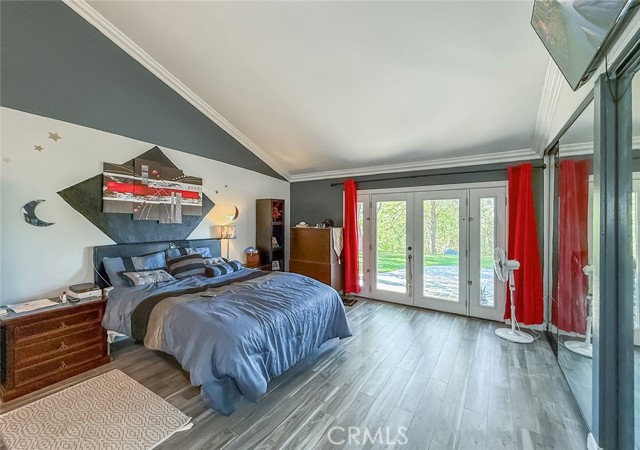 17547 Rushing Drive, Granada Hills CA: https://media.crmls.org/medias/126700b0-cc2a-445d-b317-5d95f1bc8f58.jpg